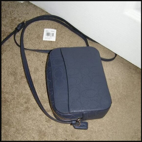 💙 NWOT Coach Navy Blue Perforated Leather Camera Bag Crossbody - Picture 3 of 9